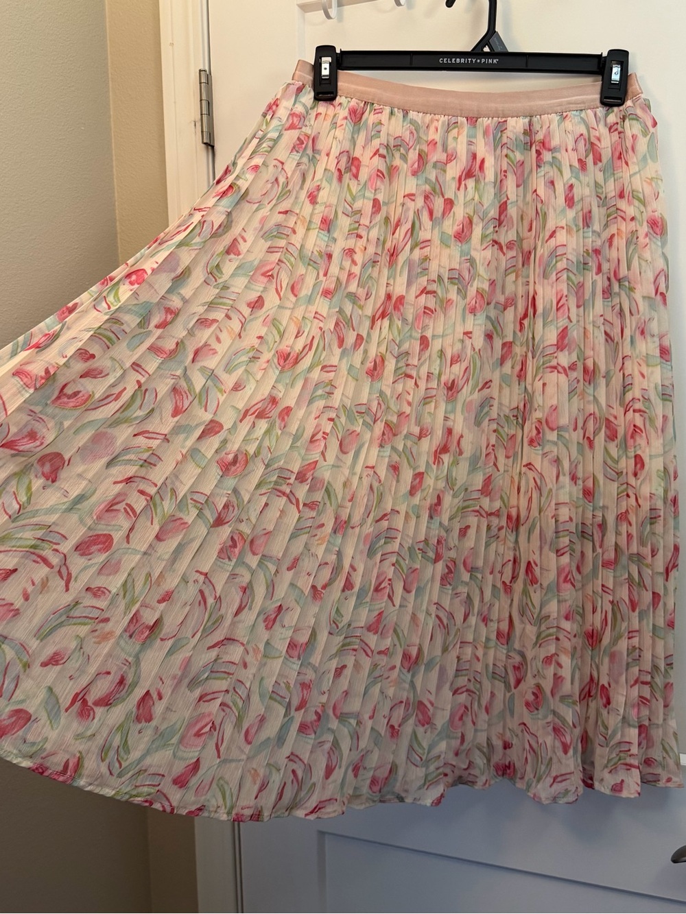 XL Pleated Floral Midi Skirt in Pink and Cream